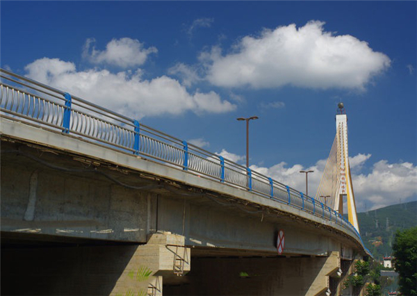 湖南304不锈钢桥梁护栏：安全、耐用与美观的完美结合