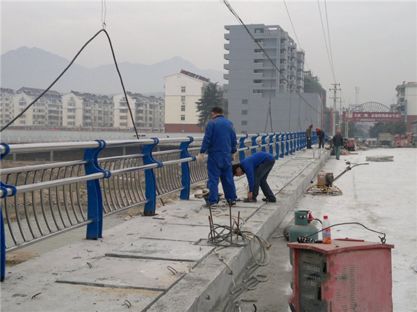 湖南不锈钢复合管护栏常见问题及解决方案